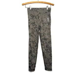 Gymshark Adapt Green Camo Leggings Women’s Size Medium